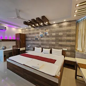  Hotel Mist Residency